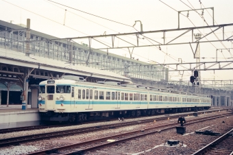 JR四国 クハ111形 クハ111-3002 鉄道フォト・写真 by tokadaさん 岡山駅：1990年12月28日11時ごろ