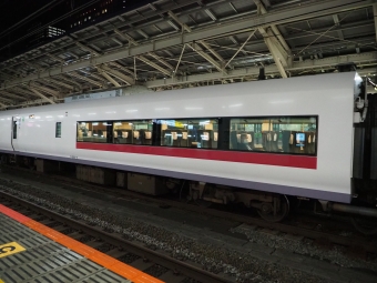 JR東日本 サロE657形 ときわ(特急) サロE657-6 鉄道フォト・写真 by tokadaさん 東京駅 (JR)：2022年12月07日21時ごろ