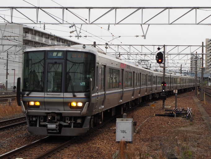 鉄道フォト・写真：JR西日本223系電車 クハ222-2056 草津駅 (滋賀県) 鉄道フォト・写真 by tokadaさん - 撮影日 2023/04/24 10:42