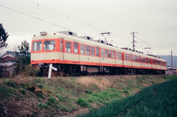 伊予鉄道800系電車 825 鉄道フォト・写真 by tokadaさん 横河原駅：1991年03月28日13時ごろ