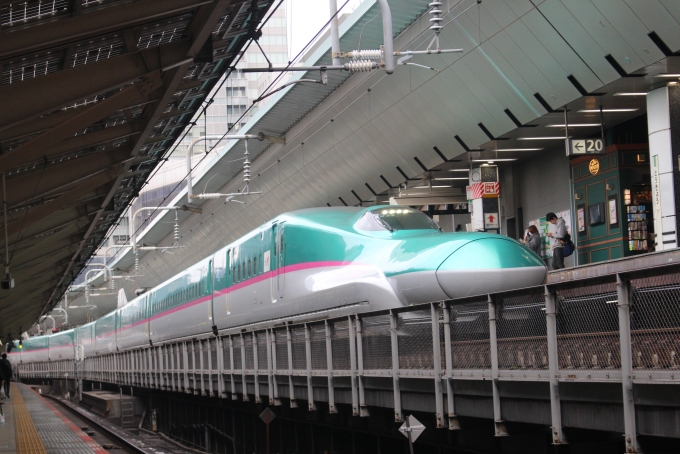 JR東日本 E523形(T1c) E523-26 鉄道フォト・写真 by ヒヨドリさん 東京駅 (JR)：2024年02月17日14時ごろ