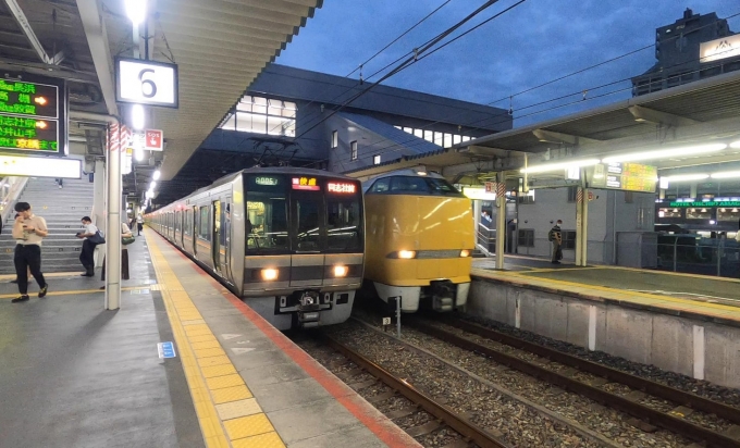 鉄道フォト・写真：JR西日本 207系、289系 尼崎駅 鉄道フォト・写真 by scratch-aferwuさん - 撮影日 2023/07/04 19:00