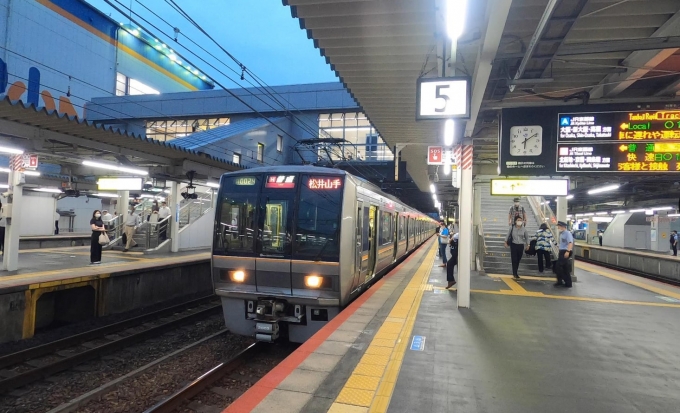 鉄道フォト・写真：JR西日本 207系 尼崎駅 鉄道フォト・写真 by scratch-aferwuさん - 撮影日 2023/07/12 19:30