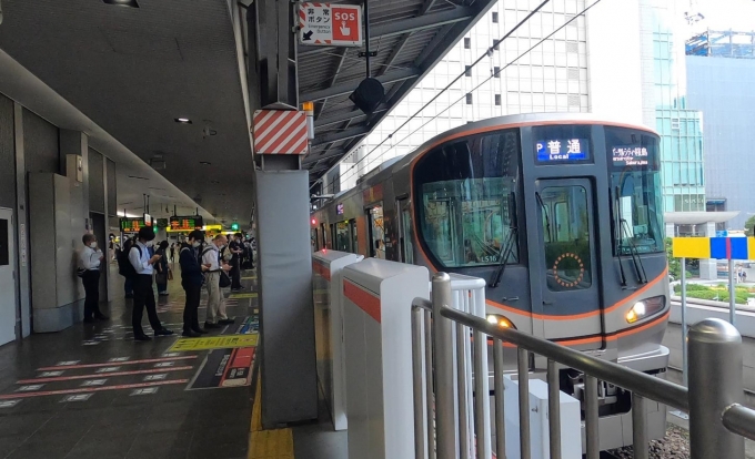 鉄道フォト・写真：JR西日本 323系 大阪駅 鉄道フォト・写真 by scratch-aferwuさん - 撮影日 2023/05/24 09:00