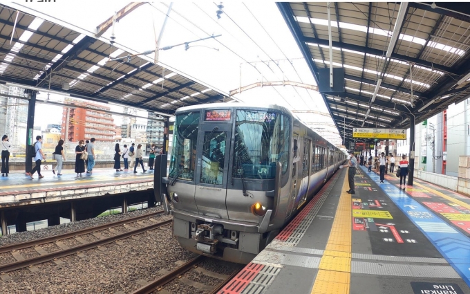 鉄道フォト・写真：JR西日本 223系 新今宮駅 鉄道フォト・写真 by scratch-aferwuさん - 撮影日 2024/07/04 11:30