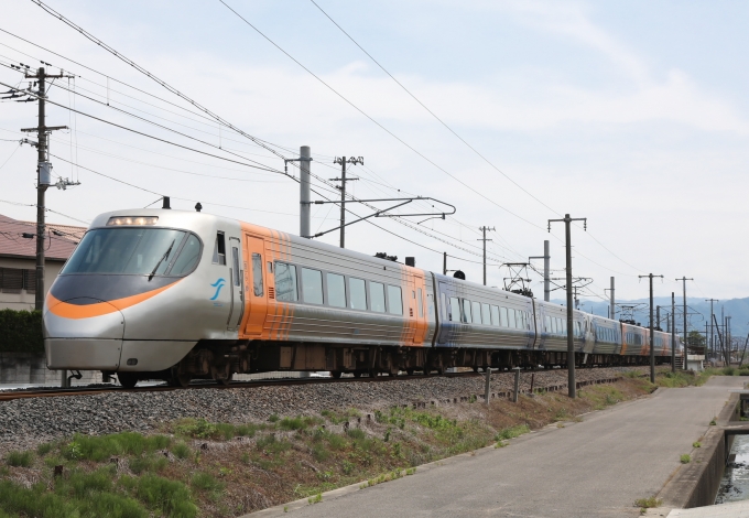 JR四国 8500形(Tc) 8505 鉄道フォト・写真 by express999さん 本山駅 (香川県)：2022年05月10日13時ごろ