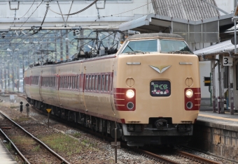 JR西日本 クロ381形 クロ381-141 鉄道フォト・写真 by express999さん 清音駅 (JR)：2023年08月21日11時ごろ
