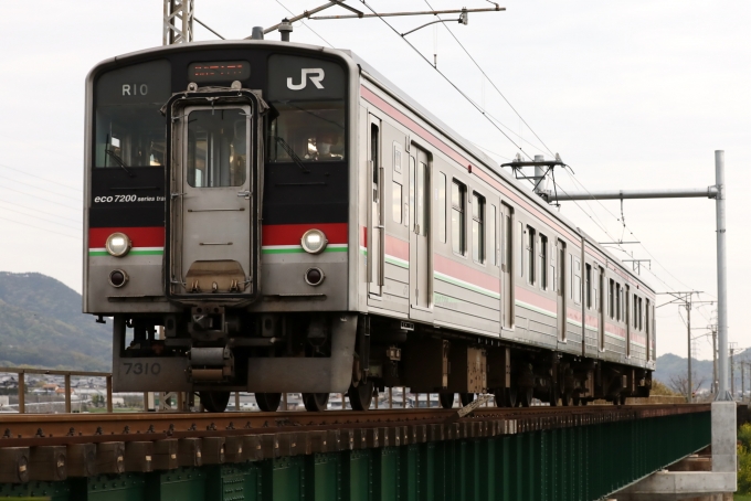 JR四国7300形(Tc) 7310 鉄道フォト・写真 by express999さん 本山駅 (香川県)：2020年04月19日16時ごろ