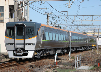 JR四国 8205 (8000系) 車両ガイド | レイルラボ(RailLab)