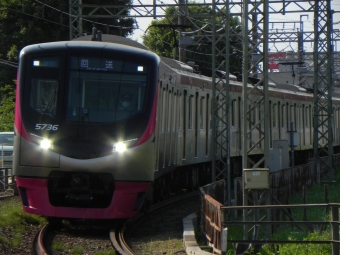 京王電鉄 京王クハ5700形 5736 鉄道フォト・写真 by 京王8000系愛好家さん 聖蹟桜ヶ丘駅：2024年06月14日15時ごろ