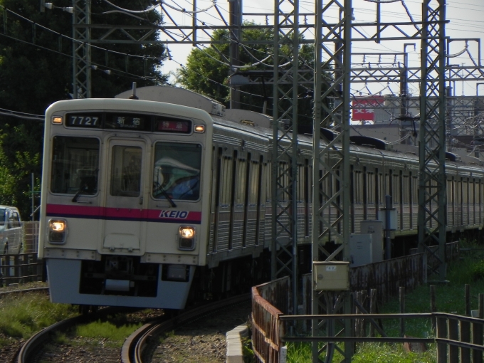 鉄道フォト・写真：京王電鉄 京王7000系電車 7727 聖蹟桜ヶ丘駅 鉄道フォト・写真 by 京王8000系愛好家さん - 撮影日 2024/06/14 16:02