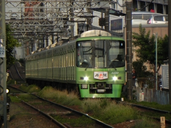 京王電鉄 京王クハ8750形 高尾ヘッドマーク 8763 鉄道フォト・写真 by 京王8000系愛好家さん 聖蹟桜ヶ丘駅：2024年06月14日17時ごろ