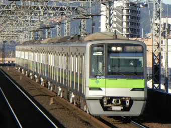 東京都交通局 10-460 (都営10-300形) 車両ガイド | レイルラボ(RailLab)