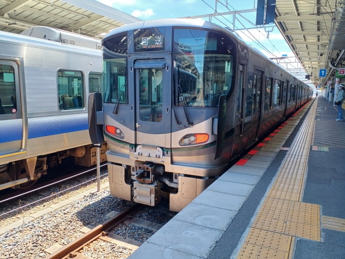 JR西日本 クモハ227形 クモハ227-1005 鉄道フォト・写真 by 和歌山駅写真家さん 和歌山駅 (JR)：2024年06月03日11時ごろ