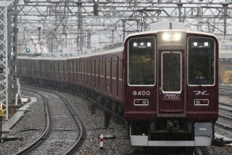 阪急電鉄 阪急8400形(Mc) 8400 鉄道フォト・写真 by ポールスターさん 十三駅：2024年06月21日07時ごろ