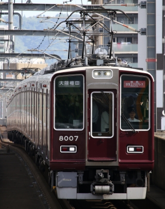 阪急電鉄 阪急8000形(Mc) 日生エクスプレス(特急) 8007 鉄道フォト・写真 by ポールスターさん 岡町駅：2024年05月22日08時ごろ