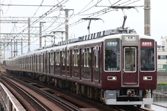 鉄道フォト・写真：阪急電鉄 阪急8200系電車 8201 神崎川駅 鉄道フォト・写真 by ポールスターさん - 撮影日 2024/06/27 07:49