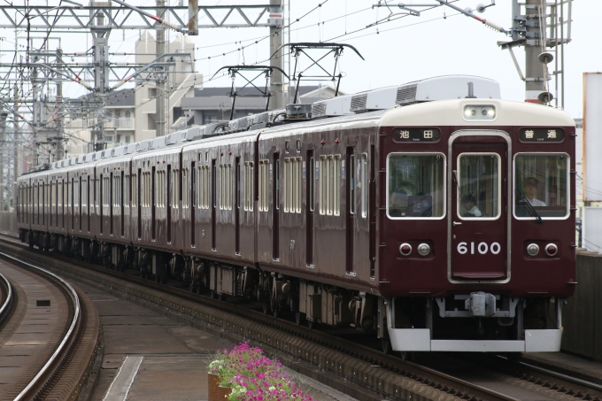 鉄道フォト・写真：阪急電鉄 阪急6000系電車 6100 池田駅 (大阪府) 鉄道フォト・写真 by ポールスターさん - 撮影日 2024/06/26 07:55