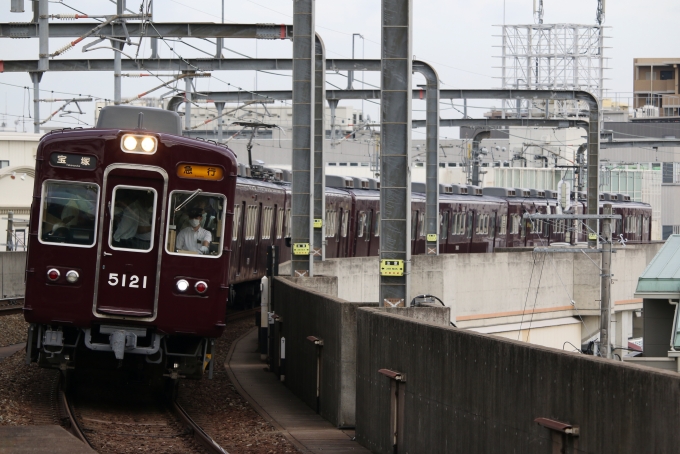 鉄道フォト・写真：阪急電鉄 阪急5100系電車 5121 豊中駅 鉄道フォト・写真 by ポールスターさん - 撮影日 2024/07/12 17:40