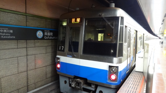 鉄道フォト・写真：福岡市交通局1000系電車 1017 呉服町駅 (福岡県) 鉄道フォト・写真 by Macam1024さん - 撮影日 2024/06/25 09:42