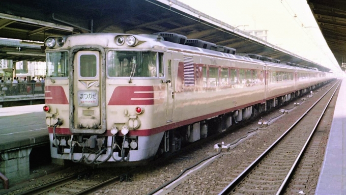 鉄道フォト・写真：国鉄 キハ81系 まつかぜ 大阪駅 鉄道フォト・写真 by ＠かっちゃんさん - 撮影日 1981/01/29 07:50