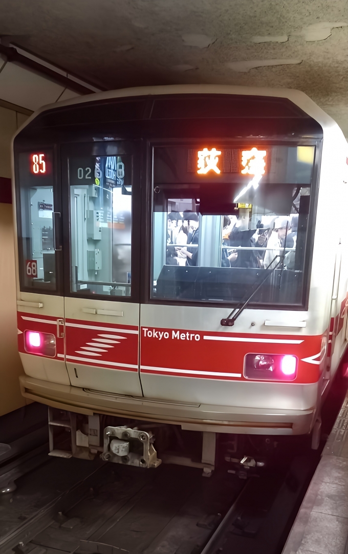 鉄道フォト・写真：東京メトロ 営団02系電車 02-608 新宿駅 (東京メトロ) 鉄道フォト・写真 by Seris185さん - 撮影日 2023/04/10 14:51