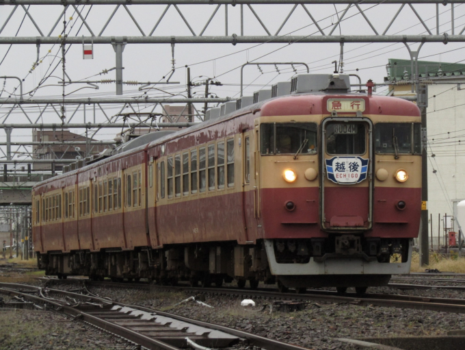 えちごトキめき鉄道413系電車 観光急行 クハ455-701 直江津駅 (えちご