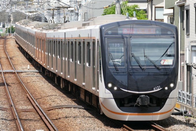y様 クロスポイント 東急6020系（デハ6321・Q SEAT車・ロングシート