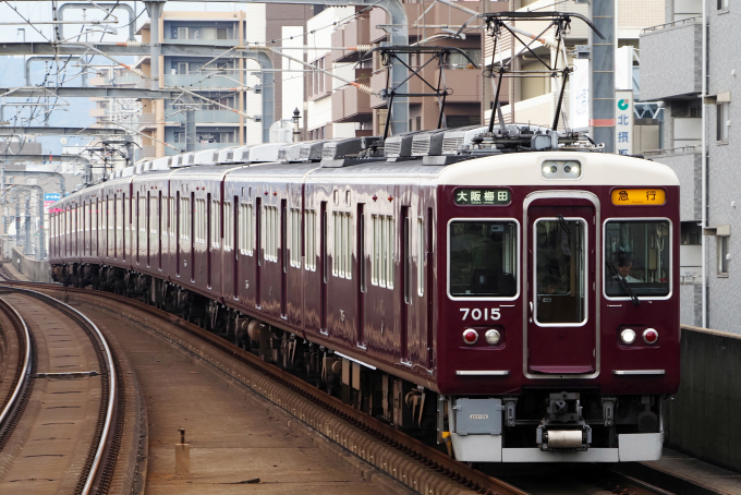 阪急電鉄 7015 (阪急7000系) 車両ガイド | レイルラボ(RailLab)