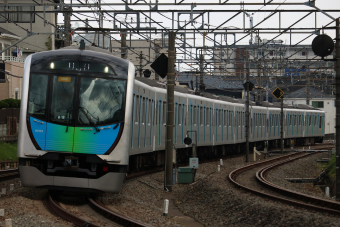 西武鉄道沿線民 最新の編成】西武40000系40158F 急行 元町・中華街行き 多摩川駅到着