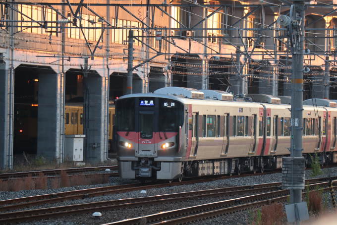 JR西日本 クモハ227-552 (227系) 車両ガイド | レイルラボ(RailLab)