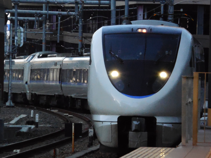 JR西日本 クロ683-8001 (683系) 車両ガイド | レイルラボ(RailLab)