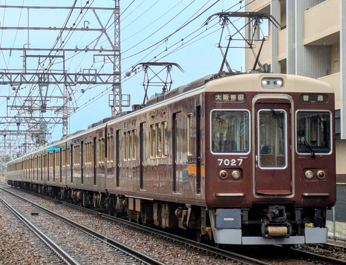 阪急電鉄 7027 (阪急7000系) 車両ガイド | レイルラボ(RailLab)