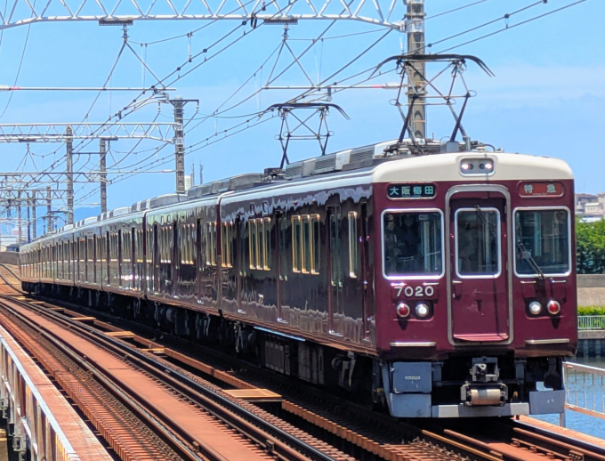 阪急電鉄 7020 (阪急7000系) 車両ガイド | レイルラボ(RailLab)