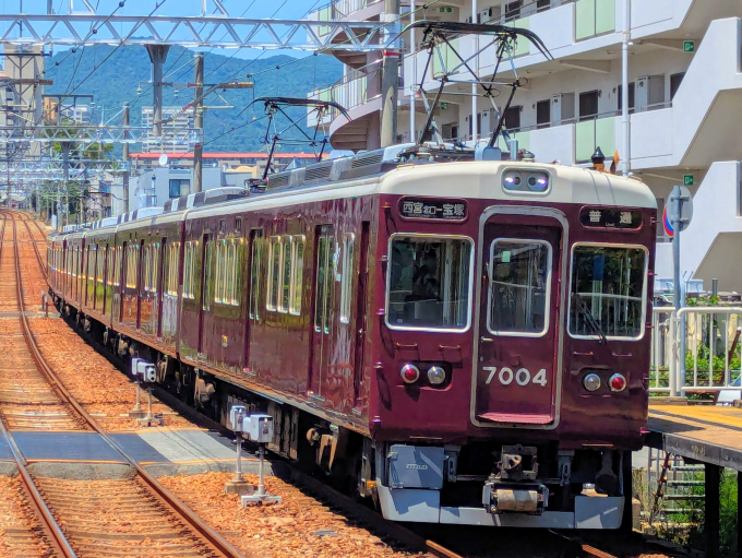 レイルロード　阪急電鉄 阪急電鉄 7004 (阪急7000系) 車両ガイド | レイルラボ(RailLab)