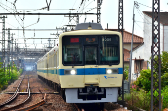 小田急電鉄 8058 (小田急8000形) 車両ガイド | レイルラボ(RailLab)