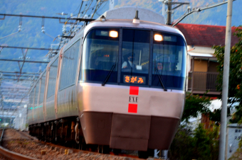 小田急電鉄 30557 (小田急30000形) 車両ガイド | レイルラボ(RailLab)