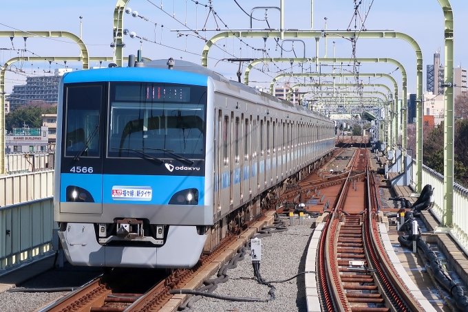 小田急電鉄 小田急4000形電車 4566 登戸駅 小田急 鉄道フォト 写真 By らむえあたーびんさん レイルラボ Raillab