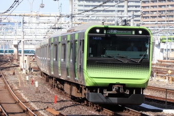 JR東日本E235系電車 鉄道フォト・写真 by レフカーボさん 上野駅 (JR)：2022年04月09日15時ごろ
