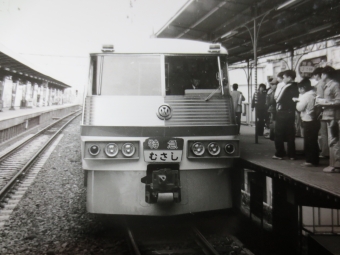 西武鉄道 5000系 鉄道フォト・写真 by レフカーボさん 西武新宿駅：1976年04月15日20時ごろ