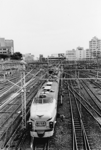 国鉄485系電車 はくたか(特急) 鉄道フォト・写真 by レフカーボさん 上野駅 (JR)：1976年11月03日00時ごろ