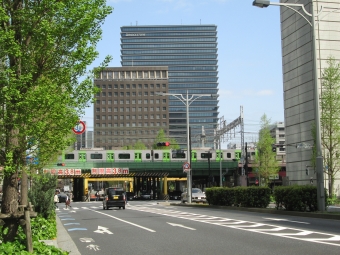 JR東日本E235系電車 鉄道フォト・写真 by レフカーボさん 東京駅 (JR)：2021年04月03日14時ごろ