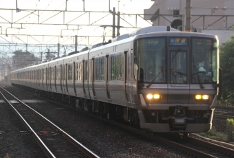 JR西日本223系電車 クハ222-2059 鉄道フォト・写真 by Yoshi＠LC5820さん 茨木駅：2021年06月17日05時ごろ