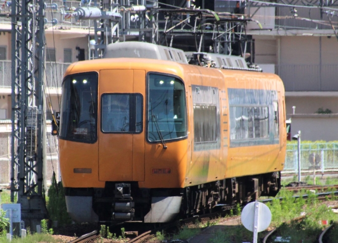 近畿日本鉄道 近鉄16400系電車 ACE 16501 橿原神宮前駅 鉄道フォト