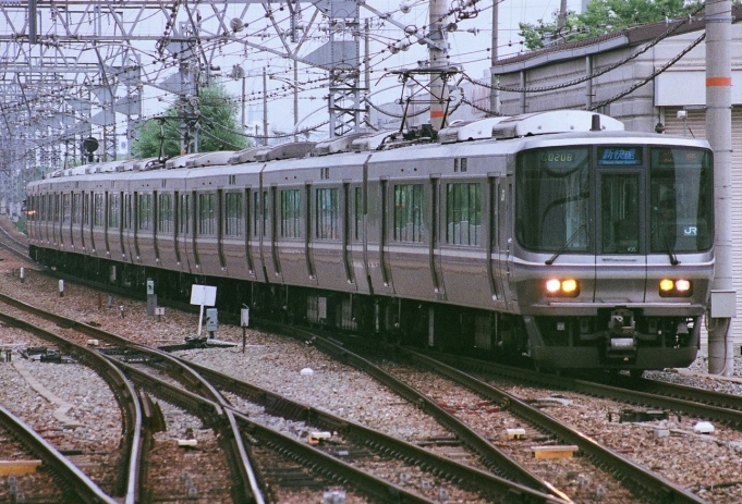 JR西日本223系電車 クハ222-2061 鉄道フォト・写真 by Yoshi＠LC5820さん 尼崎駅 (JR)：2008年08月24日00時ごろ