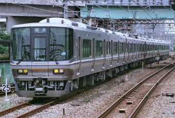 JR西日本223系電車 クハ222-6105 鉄道フォト・写真 by Yoshi＠LC5820さん 塚口駅 (JR)：2008年08月24日00時ごろ