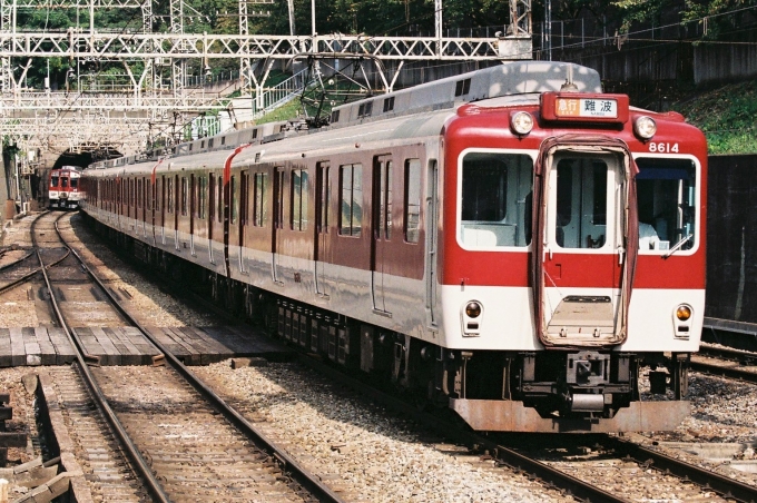 近畿日本鉄道 近鉄8000系電車 8614 鉄道フォト・写真 by Yoshi＠LC5820さん 石切駅：2010年12月11日00時ごろ