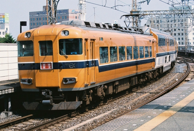 近畿日本鉄道 近鉄30000系電車 ビスタEX 宇治山田駅 鉄道フォト・写真 ...