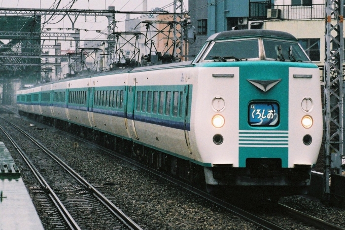 JR西日本 国鉄381系電車 くろしお（南紀地区） 大正駅 (大阪府|JR