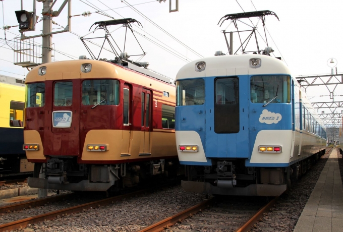 近畿日本鉄道 近鉄15200系電車 あおぞらⅡ 15203 鉄道フォト・写真 by Yoshi＠LC5820さん 五位堂駅：2015年10月31日00時ごろ